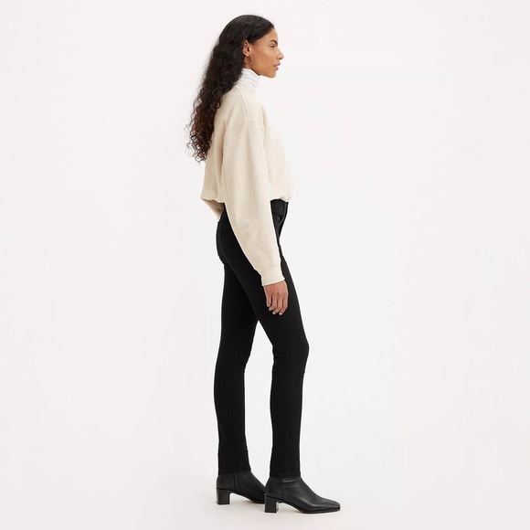 Levi’s 721 High Rise Skinny in Soft Black (28x30) - Picture 2 of 16